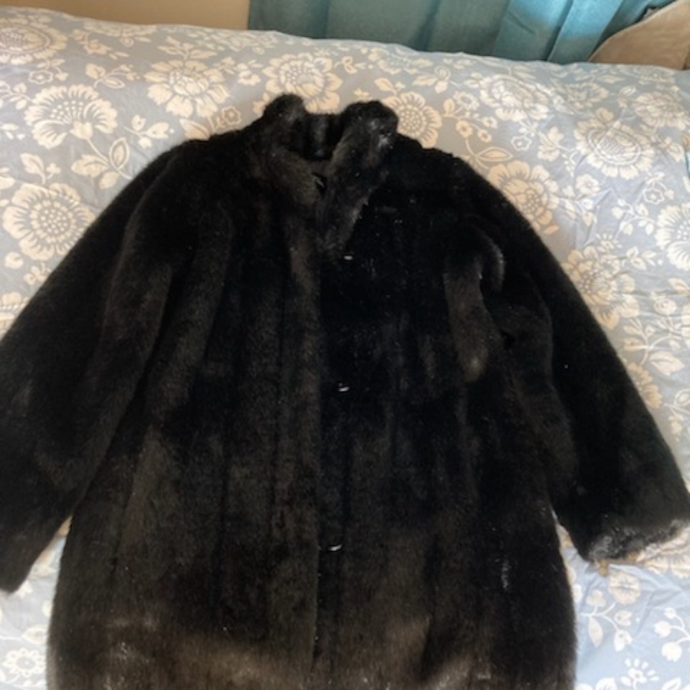 Fabulous fur XS faux fur coat